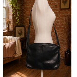 Derek Alexander Navy Leather Compartment Crossbody Organizer Bag Purse Chic